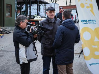 "Kawa z Romowiczem" na targu